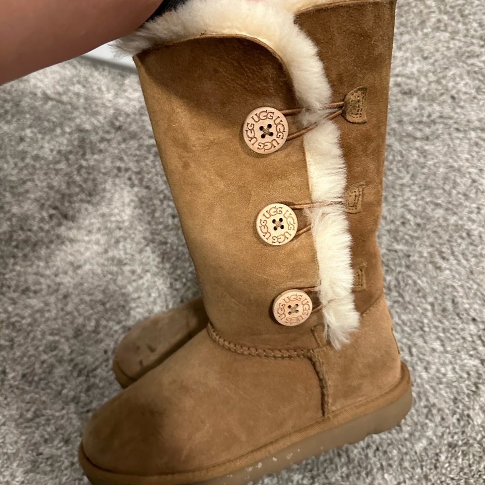 Ugg Bailey buttons